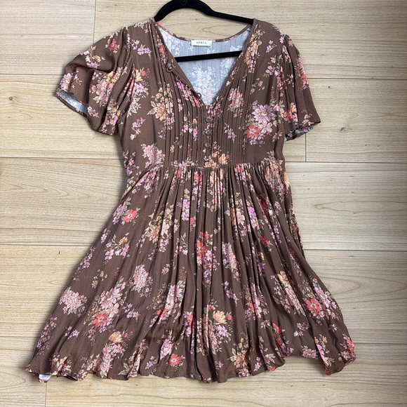 Meadowland Flutter Sleeve Mini Dress in Hazelnut
SPELL size S - Picture 2 of 4